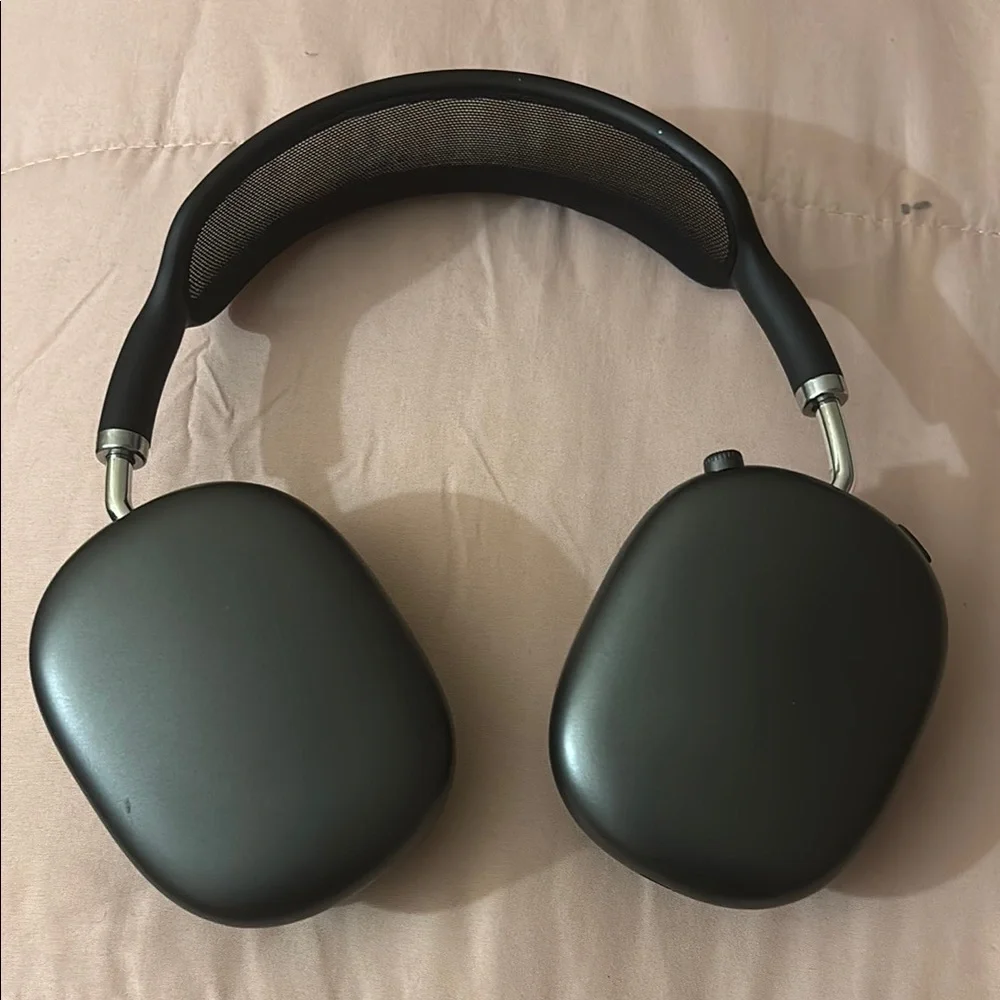 Black VR Headset